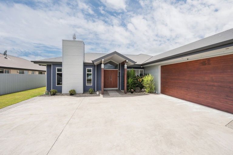 Photo of property in 25 Kitakita Grove, Motueka, 7120