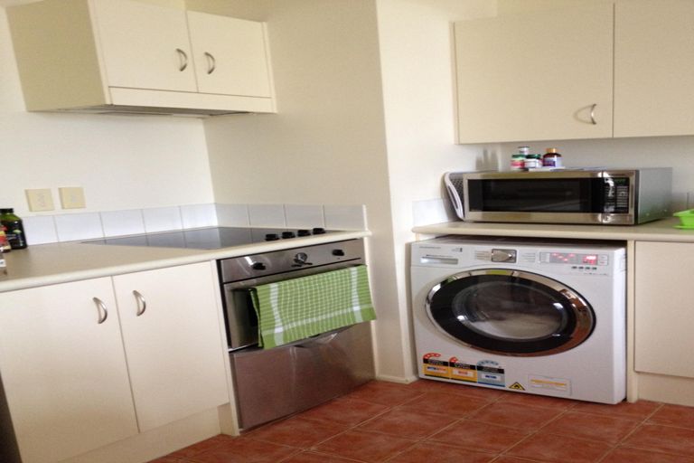 Photo of property in 5f/30 Westward Ho, Glen Eden, Auckland, 0602