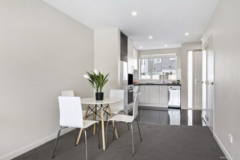Photo of property in 6/2 Stone Street, Miramar, Wellington, 6022