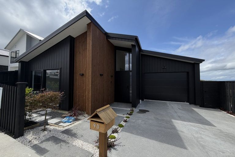 Photo of property in 90 Huanui Drive, Wainui, 0992