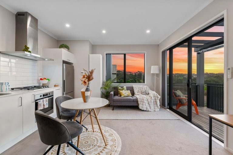 Photo of property in 24 Pukewhero Rise, Westgate, Auckland, 0614