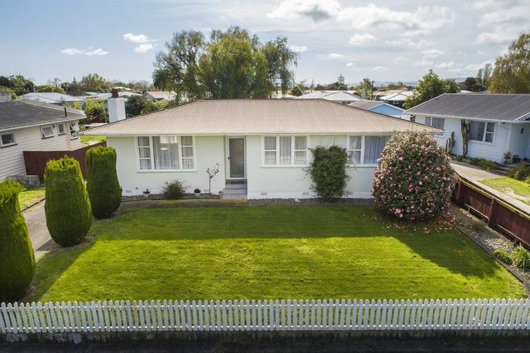Photo of property in 17 Cavendish Crescent, Awapuni, Palmerston North, 4412