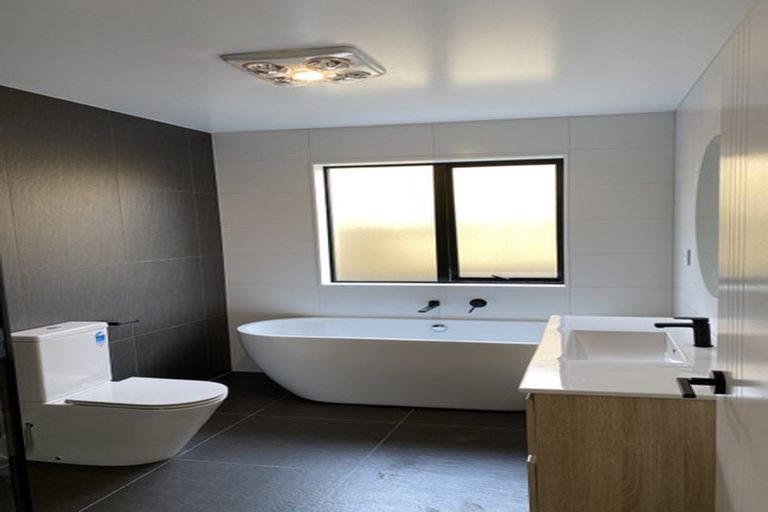 Photo of property in 40 Taikura Avenue, Red Beach, 0932