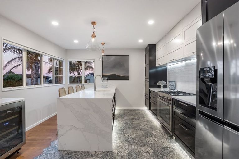 Photo of property in 94 Penguin Drive, Murrays Bay, Auckland, 0630