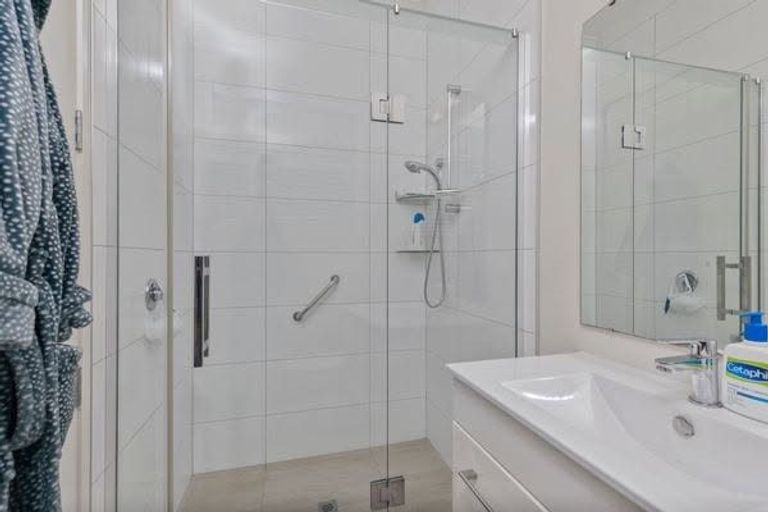 Photo of property in 5 Laly Haddon Place, Matakana, Warkworth, 0985