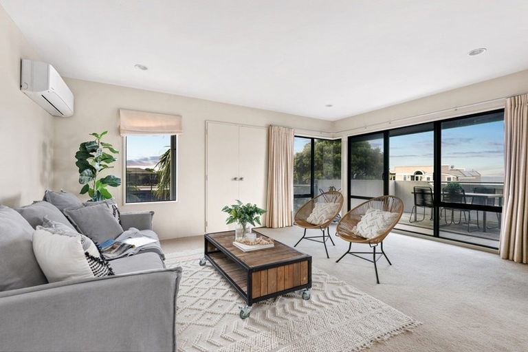 Photo of property in 9a Sunbrae Grove, Mount Maunganui, 3116