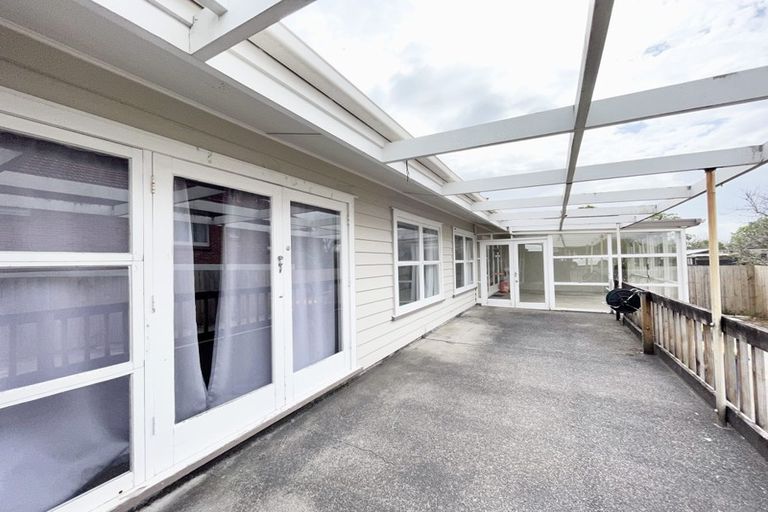 Photo of property in 304 Te Atatu Road, Te Atatu South, Auckland, 0610
