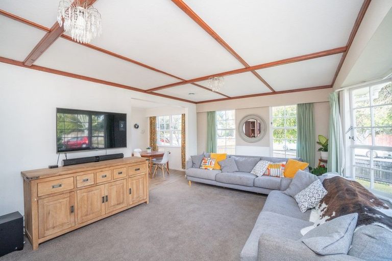 Photo of property in 86 Ruamahanga Crescent, Terrace End, Palmerston North, 4410