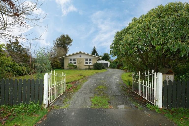 Photo of property in 44 Steadman Road, Broomfield, Christchurch, 8042