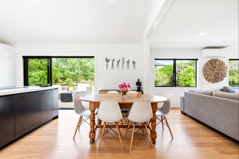 Photo of property in 244 Omaha Flats Road, Tawharanui Peninsula, Warkworth, 0986