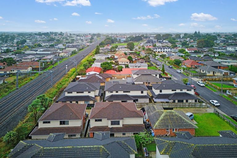 Photo of property in 56a Cambridge Terrace, Papatoetoe, Auckland, 2025