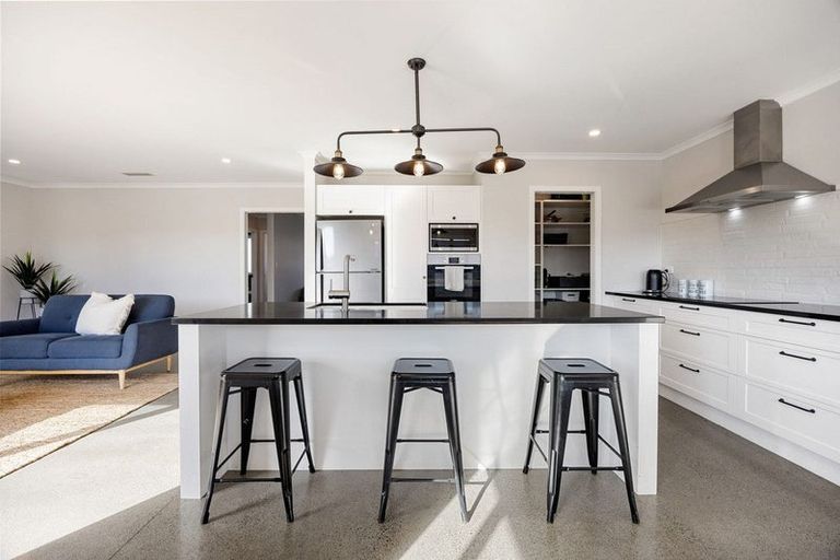 Photo of property in 15 Moemoea Place, Cambridge, 3434