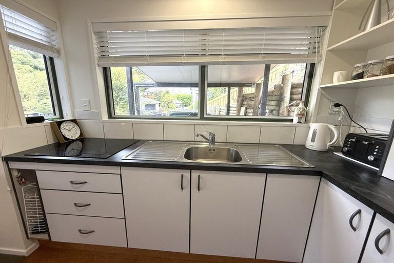 Photo of property in 5a Arthur Crescent, Waikawa, Picton, 7220