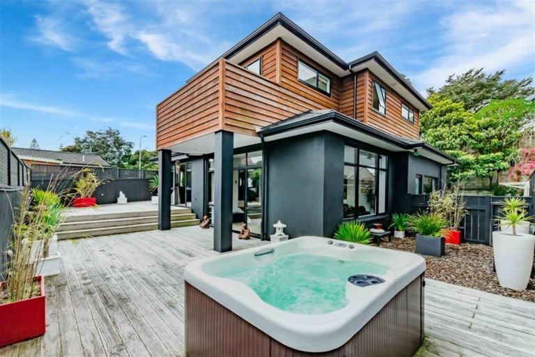 Photo of property in 1b Arawa Street, Raumati Beach, Paraparaumu, 5032