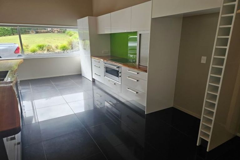 Photo of property in 69a Waikoukou Valley Road, Waimauku, 0882