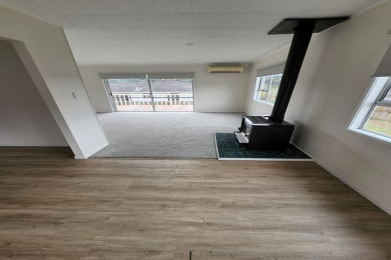 Photo of property in 82 Lynn Road, Bayview, Auckland, 0629