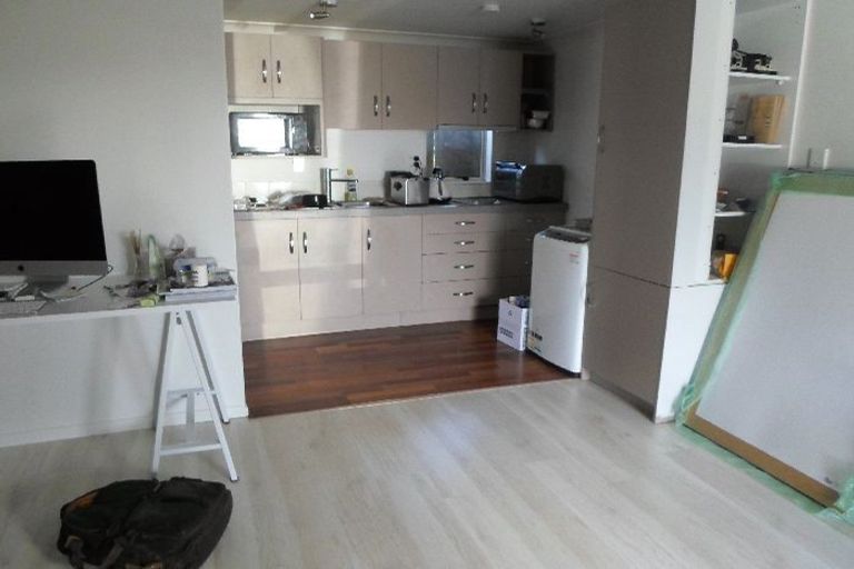 Photo of property in 46a Onewa Road, Northcote Point, Auckland, 0627