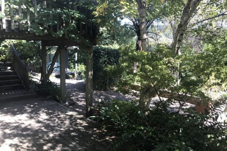 Photo of property in 60 Taylor Terrace, Tawa, Wellington, 5028