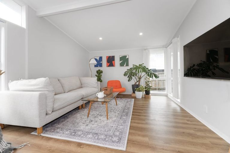 Photo of property in 137 Verbena Road, Birkdale, Auckland, 0626