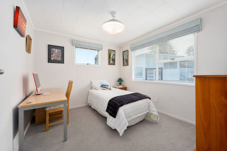 Photo of property in 17 Fitzwater Place, Henderson, Auckland, 0612