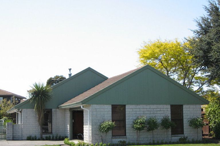 Photo of property in 62 Dunbarton Street, Redwood, Christchurch, 8051