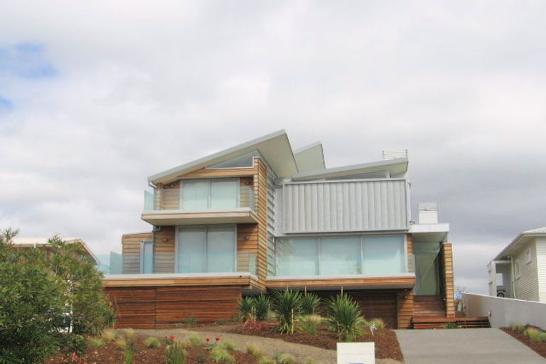 Photo of property in 104 Oceanview Road, Mount Maunganui, 3116