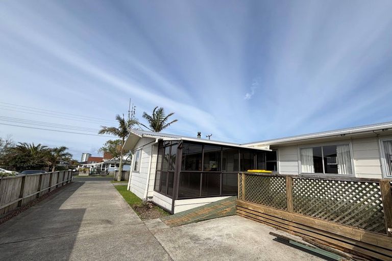 Photo of property in 38 Hatton Road, Orewa, 0931