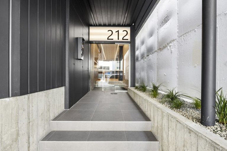 Photo of property in 505/212 Willis Street, Te Aro, Wellington, 6011