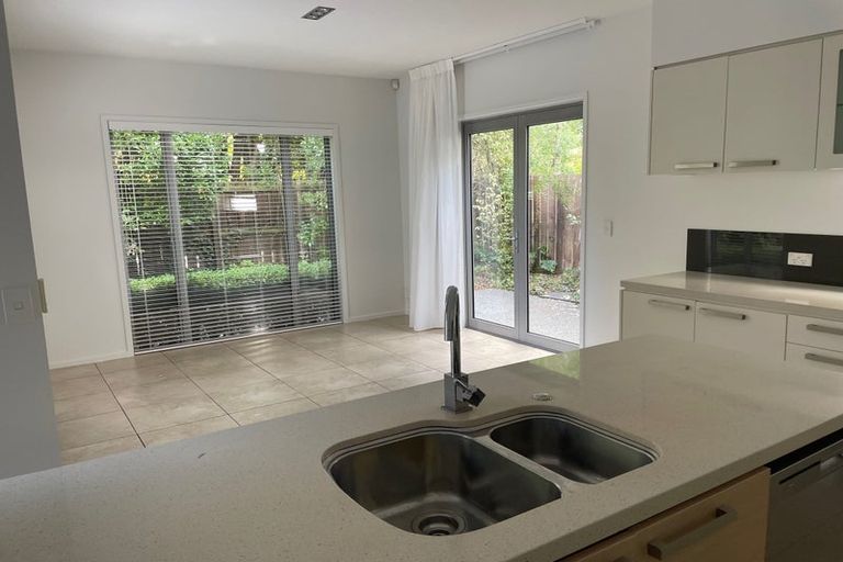 Photo of property in 18 Bryndwr Road, Fendalton, Christchurch, 8052