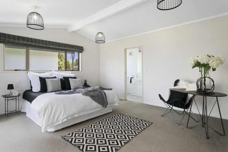 Photo of property in 58 Chesham Avenue, Waipahihi, Taupo, 3330