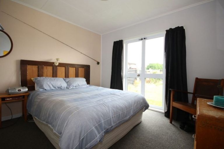 Photo of property in 246f Marine Parade, Bluff, 9814