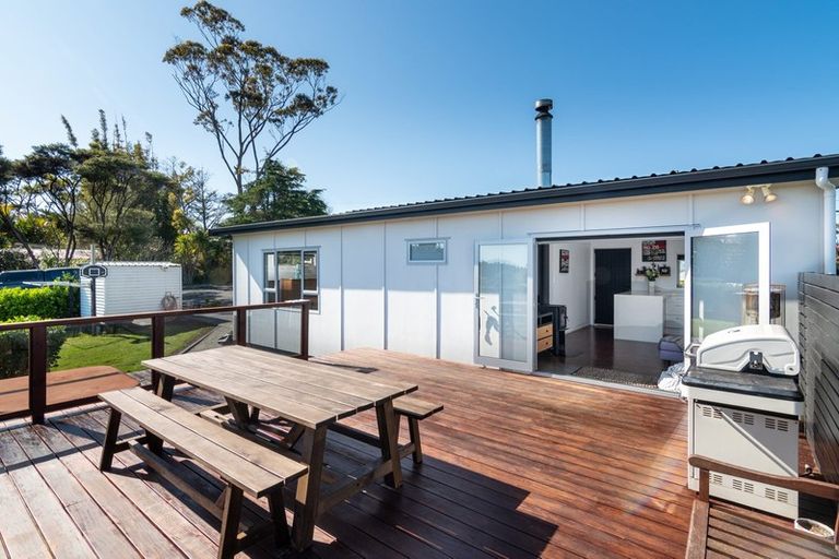 Photo of property in 31 Mcentee Road, Waitakere, Auckland, 0816