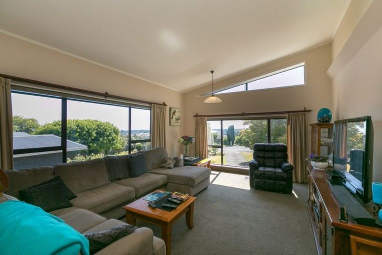 Photo of property in 86 Queens Road, Glen Avon, New Plymouth, 4312
