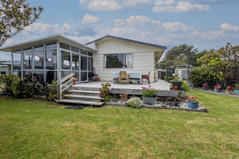 Photo of property in 36 Scott Avenue, Otaki Beach, Otaki, 5512
