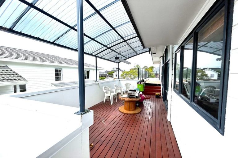 Photo of property in 7 Cherub Place, West Harbour, Auckland, 0618