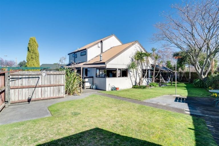 Photo of property in 16 Cormack Place, Greenmeadows, Napier, 4112