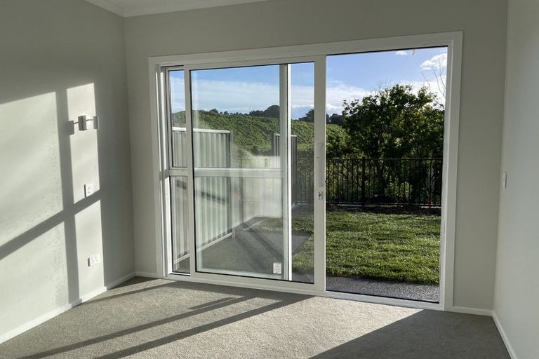 Photo of property in 14 Koreke Close, Kenepuru, Porirua, 5022