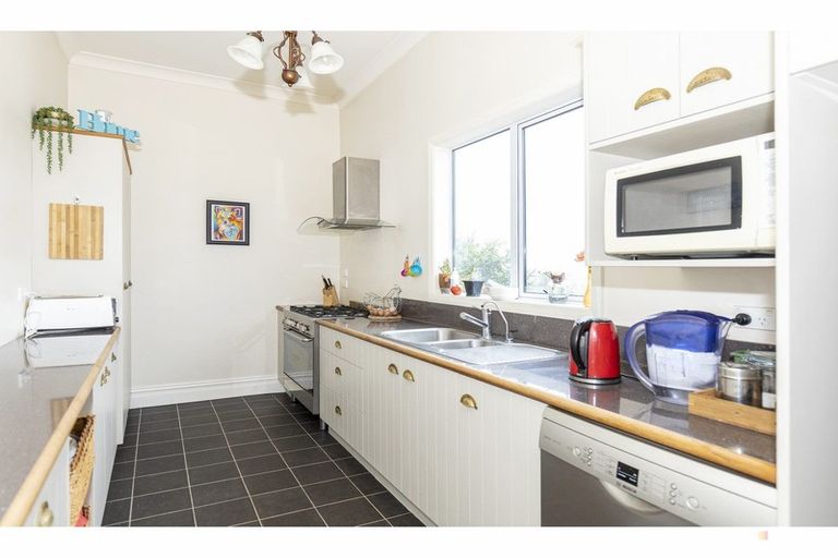 Photo of property in 290 Church Street, West End, Timaru, 7910