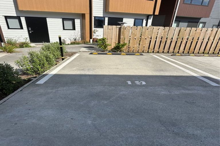 Photo of property in 19/9 Schnapper Rock Road, Greenhithe, Auckland, 0632