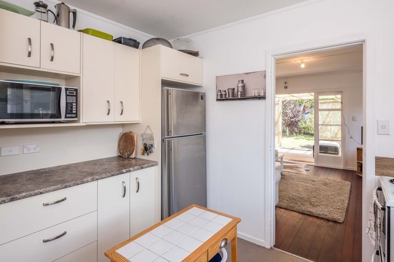 Photo of property in 14 Alexander Road, Raumati Beach, Paraparaumu, 5032