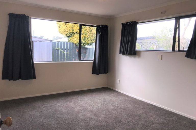 Photo of property in 4 Frank Wilson Terrace, Welbourn, New Plymouth, 4312