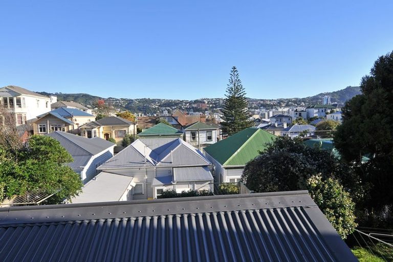 Photo of property in 4/112 Austin Street, Mount Victoria, Wellington, 6011