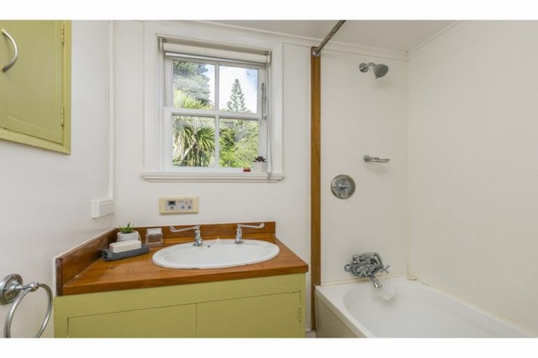 Photo of property in 14 Blakey Avenue, Karori, Wellington, 6012