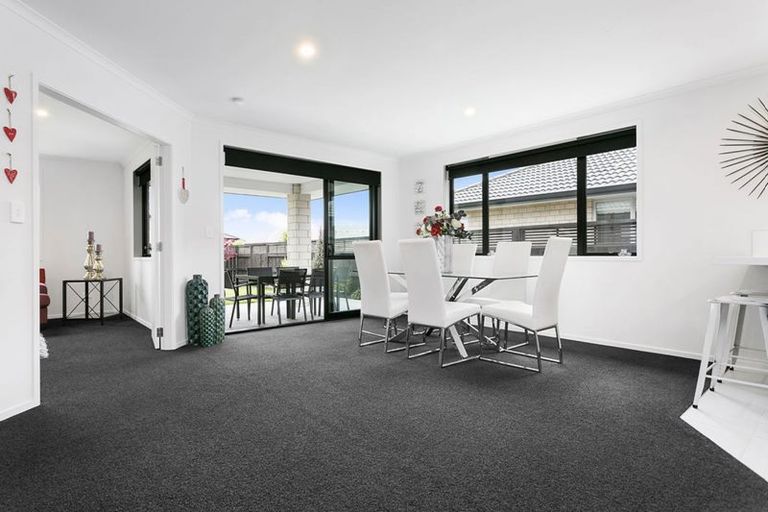 Photo of property in 27 Plescher Crescent, Leamington, Cambridge, 3432