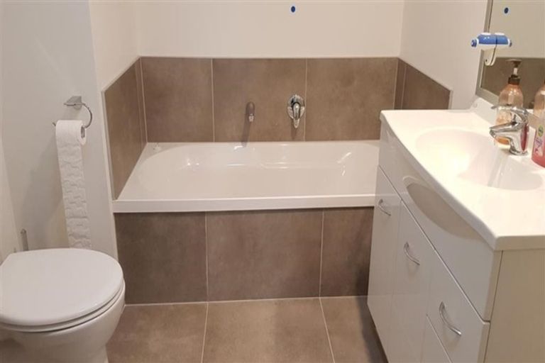 Photo of property in 1/26 Hollowout Street, Takanini, 2112