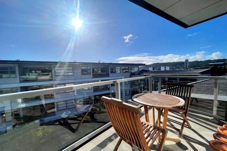 Photo of property in 407/28s Torrens Terrace, Mount Cook, Wellington, 6011
