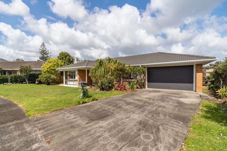 Photo of property in 3 Serrita Avenue, Sunnyhills, Auckland, 2010