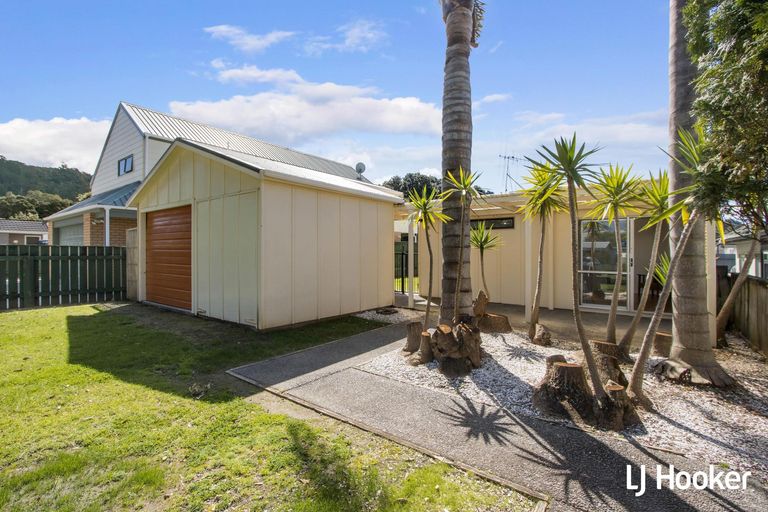 Photo of property in 40 Ocean View Road, Waihi Beach, 3611