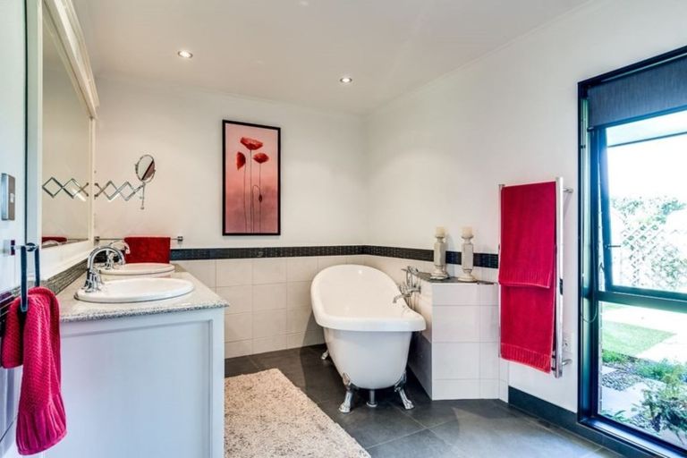 Photo of property in 69 Mcelwee Street, Jervoistown, Napier, 4112