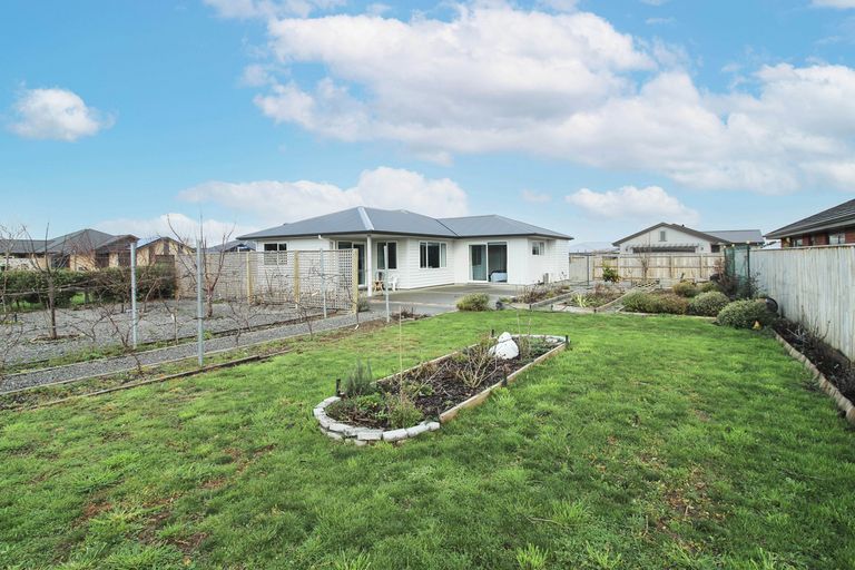 Photo of property in 2 Routhan Way, Carterton, 5713